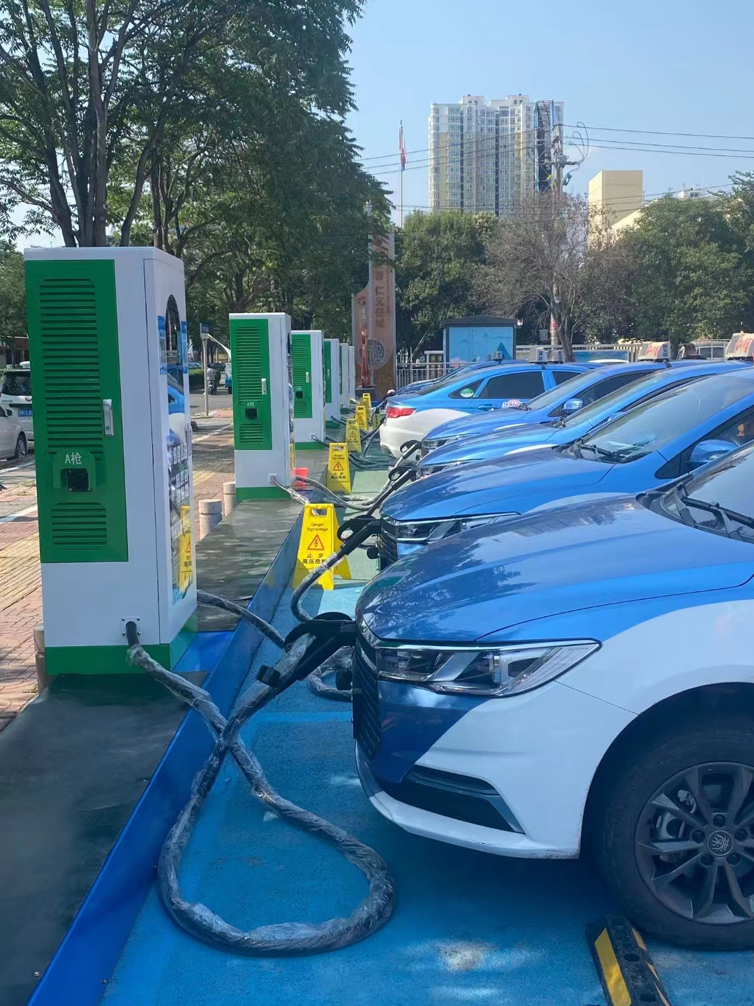 新能源充電樁行業(yè)前景怎么樣？有哪些推薦的新能源充電樁品牌？-汽車充電樁_充電樁生產(chǎn)_充電樁廠家_深圳耀萊充新能源科技有限公司